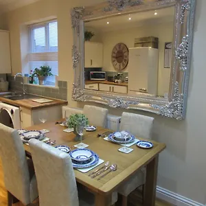  Apartment Exquisite Kings: Dual En-suite Near Town & Transport